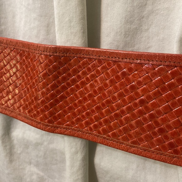 Wide Womens Leather Woven Belt -EUC Size L - Picture 3 of 8